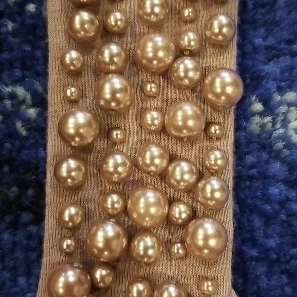 Pearl Collar Top - Picture 2 of 6
